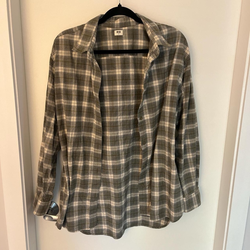 Uniqlo Green Plaid Button Down Shirt